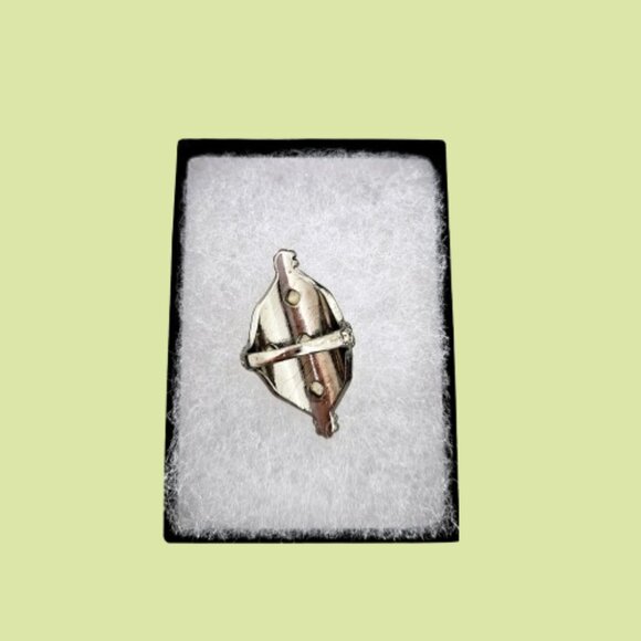 Gorgeous Silver/Yellow Tone Ring Size 6 or 6.5 - Picture 8 of 12